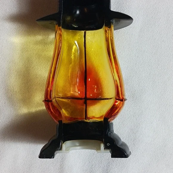 Miniature Oil Lantern Night Light Cover Wall Decor Victorian Amber Glow - Picture 3 of 6